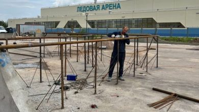 Фото - В строящемся скейтпарке в Великом Новгороде монтируют подпорные стенки